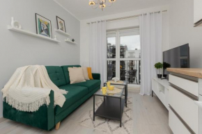 Cozy Apartment with Parking Bakalarska by Noclegi Renters